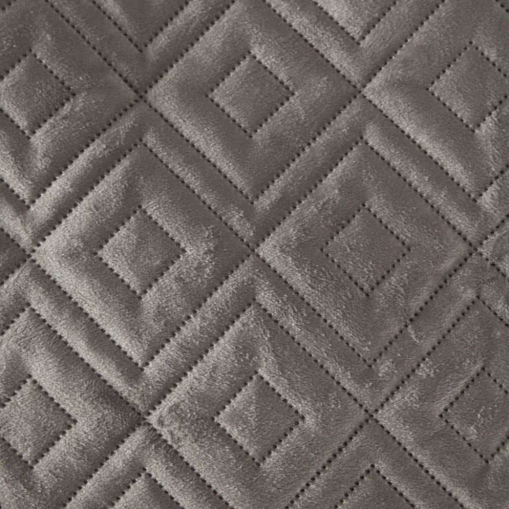 Béžový prošívaný přehoz s geometrickým motivem 4