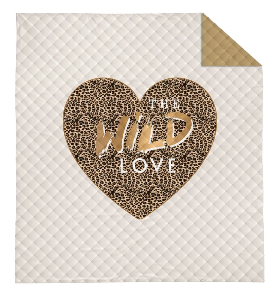 Moderní přehoz s nápisem „THE WILD LOVE“ 3