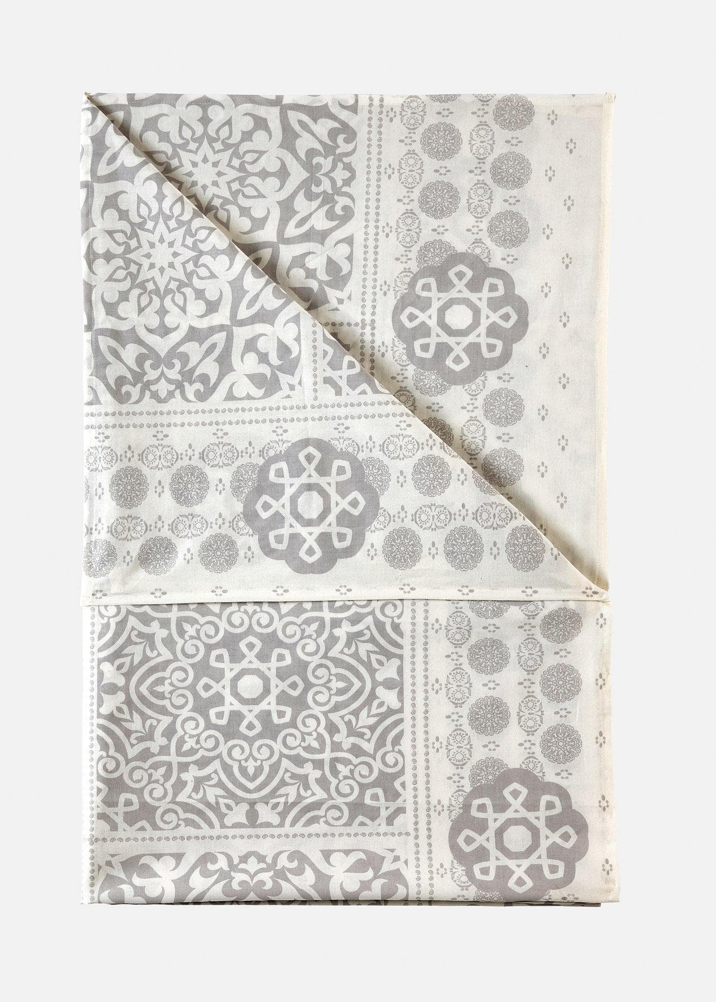 Přehoz s ornamenty